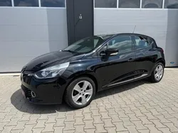 Zwart Gebruikt 2015 Renault Clio IV Night&Day Hatchback | € 6.499 (Eerlijke prijs)