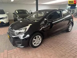 Zwart Gebruikt 2015 Kia Rio Comfort Hatchback | € 8.450 (Eerlijke prijs)