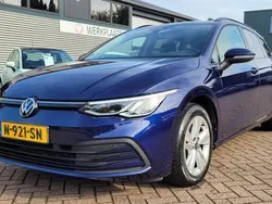 Blauw, metallic lak Gebruikt 2022 VW Golf VIII Life Stationwagen | € 18.950 (Goede deal)