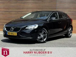 Zwart Gebruikt 2016 Volvo V40 R-Design Stationwagen | € 13.850 (Eerlijke prijs)