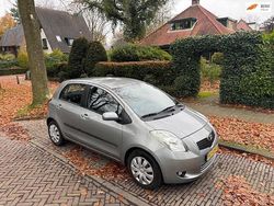 Grijs (metallic) Gebruikt 2008 Toyota Yaris Hatchback | € 5.250 (Eerlijke prijs)
