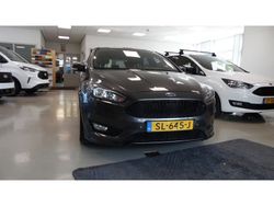 Grijs Gebruikt 2018 Ford Focus Hatchback | € 14.000 (Iets duurder)