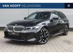 Zwart Nieuw 2025 BMW 330e Comfort Edition Stationwagen | € 74.552 (Eerlijke prijs)