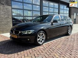 Zwart Gebruikt 2016 BMW 320 Sport Line Stationwagen | € 11.975 (Super prijs)