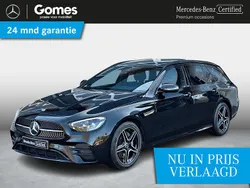 Zwart, metallic lak Gebruikt 2023 Mercedes E200 AMG Stationwagen | € 49.950 (Goede deal)