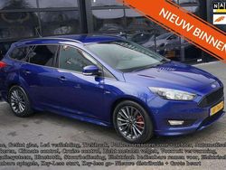 Blauw Gebruikt 2017 Ford Focus ST-Line Stationwagen | € 9.940 (Eerlijke prijs)