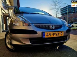 Grijs Gebruikt 2005 Honda Jazz LS Hatchback | € 2.499 (Eerlijke prijs)