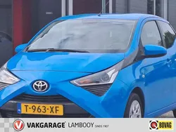 Blauw Gebruikt 2019 Toyota Aygo X-play Hatchback | € 13.450 (Eerlijke prijs)