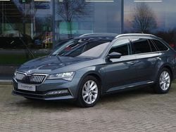 Grijs Gebruikt 2021 Skoda Superb Business Line Stationwagen | € 23.700 (Goede deal)
