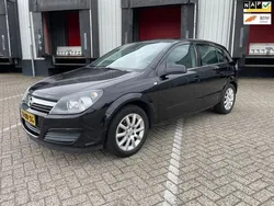 Zwart Gebruikt 2005 Opel Astra Elegance Hatchback | € 1.695 (Eerlijke prijs)
