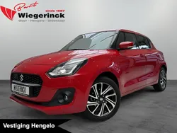 Rood Gebruikt 2023 Suzuki Swift Style Hatchback | € 19.248 (Eerlijke prijs)