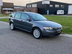 Grijs, metallic lak Gebruikt 2005 Volvo V50 Momentum Stationwagen | € 3.199 (Eerlijke prijs)