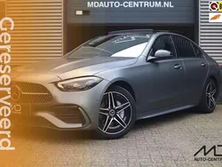Grijs, metallic lak Gebruikt 2022 Mercedes C300e AMG Sedan | € 44.495 (Eerlijke prijs)