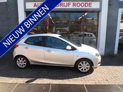 Zilver, metallic lak Gebruikt 2010 Mazda 2 Hatchback | € 7.450 (Eerlijke prijs)
