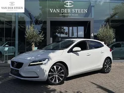 Wit Gebruikt 2020 Volvo V40 Momentum Stationwagen | € 22.500 (Eerlijke prijs)