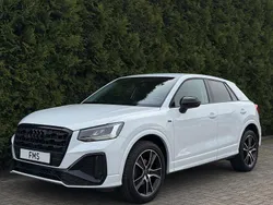 Wit, metallic lak Gebruikt 2023 Audi Q2 S-Line SUV | € 32.890 (Eerlijke prijs)