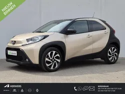 Bruin Gebruikt 2023 Toyota Aygo Play Hatchback | € 19.435 (Eerlijke prijs)