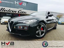 Zwart, metallic lak Gebruikt 2019 Alfa Romeo Giulia Super Sedan | € 30.995 (Goede deal)