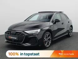 Zwart Nieuw 2025 Audi A3 Sportback e-tron Competition Sedan | € 49.900