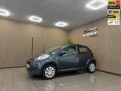 Grijs, metallic lak Gebruikt 2013 Peugeot 107 Access Hatchback | € 4.950 (Eerlijke prijs)