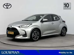 Grijs Gebruikt 2024 Toyota Yaris Hybrid Limited Hatchback | € 24.950 (Eerlijke prijs)
