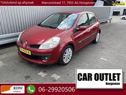 Rood Gebruikt 2009 Renault Clio II Collection Hatchback | € 1.950 (Eerlijke prijs)