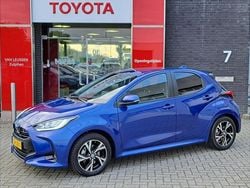 Blauw Gebruikt 2024 Toyota Yaris Hybrid Edition Hatchback | € 24.239 (Eerlijke prijs)