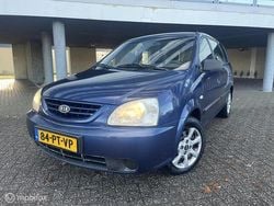 Blauw (metallic) Gebruikt 2004 Kia Carens LX MPV | € 2.299