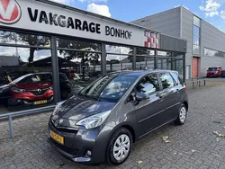 Grijs Gebruikt 2012 Toyota Verso-S MPV | € 11.950 (Eerlijke prijs)