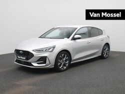 Grijs Gebruikt 2023 Ford Focus ST-Line Hatchback | € 23.945 (Goede deal)