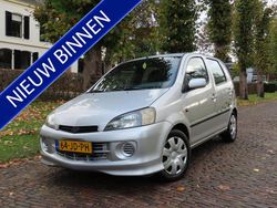 Grijs Gebruikt 2002 Daihatsu YRV MPV | € 1.750