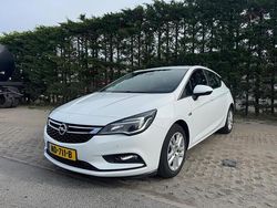Wit Gebruikt 2017 Opel Astra Business Hatchback | € 5.000