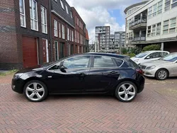 Zwart Gebruikt 2011 Opel Astra Sport MPV | € 4.500 (Eerlijke prijs)