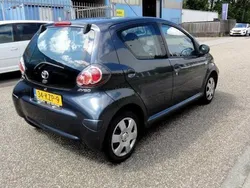 Grijs Gebruikt 2010 Toyota Aygo Hatchback | € 2.650 (Eerlijke prijs)
