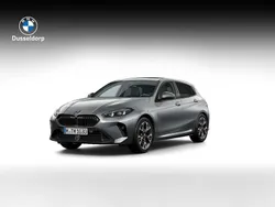 Grijs, metallic lak Nieuw 2025 BMW 120 Comfort Edition Hatchback | € 56.183 (Iets duurder)