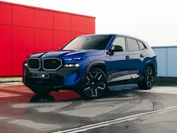 M marina bay blau Nieuw 2025 BMW XM Executive SUV | € 129.950