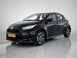 Zwart Gebruikt 2024 Toyota Yaris Hatchback | € 21.945 (Eerlijke prijs)