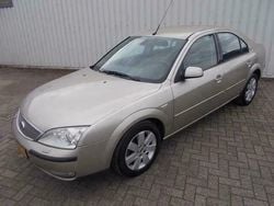 Beige Gebruikt 2005 Ford Mondeo Futura Hatchback | € 1.995 (Eerlijke prijs)