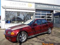 Rood Gebruikt 1993 BMW 318 Executive Sedan | € 3.250