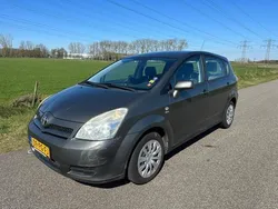 Grijs Gebruikt 2004 Toyota Corolla Verso Terra MPV | € 2.495 (Eerlijke prijs)