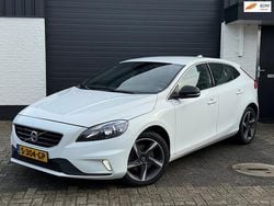 Wit Gebruikt 2016 Volvo V40 Summum Hatchback | € 14.995 (Eerlijke prijs)