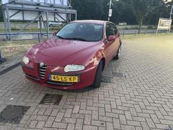 Rood Gebruikt 2003 Alfa Romeo 147 Distinctive Hatchback | € 2.000 (Eerlijke prijs)