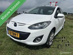 Wit, metallic lak Gebruikt 2012 Mazda 2 Hatchback | € 3.799 (Eerlijke prijs)