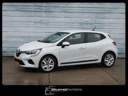 Wit (metallic) Gebruikt 2021 Renault Clio V Hatchback | € 10.950 (Goede deal)