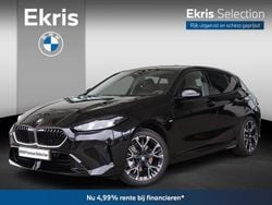 Saphirschwarz metallic (zwart metallic) Gebruikt 2025 BMW 120 Shadowline Hatchback | € 38.900