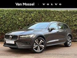 Grijs Gebruikt 2023 Volvo V60 CC Ultimate Stationwagen | € 45.940 (Goede deal)