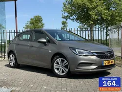 Bruin Gebruikt 2017 Opel Astra Edition Hatchback | € 8.950 (Goede deal)