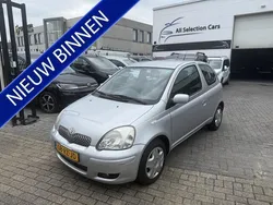 Grijs Gebruikt 2005 Toyota Yaris Hatchback | € 1.950 (Goede deal)