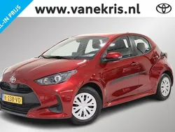 Rood Gebruikt 2021 Toyota Yaris Active Hatchback | € 16.394 (Eerlijke prijs)