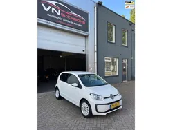 Wit Gebruikt 2017 VW up! move up! Hatchback | € 7.950 (Eerlijke prijs)